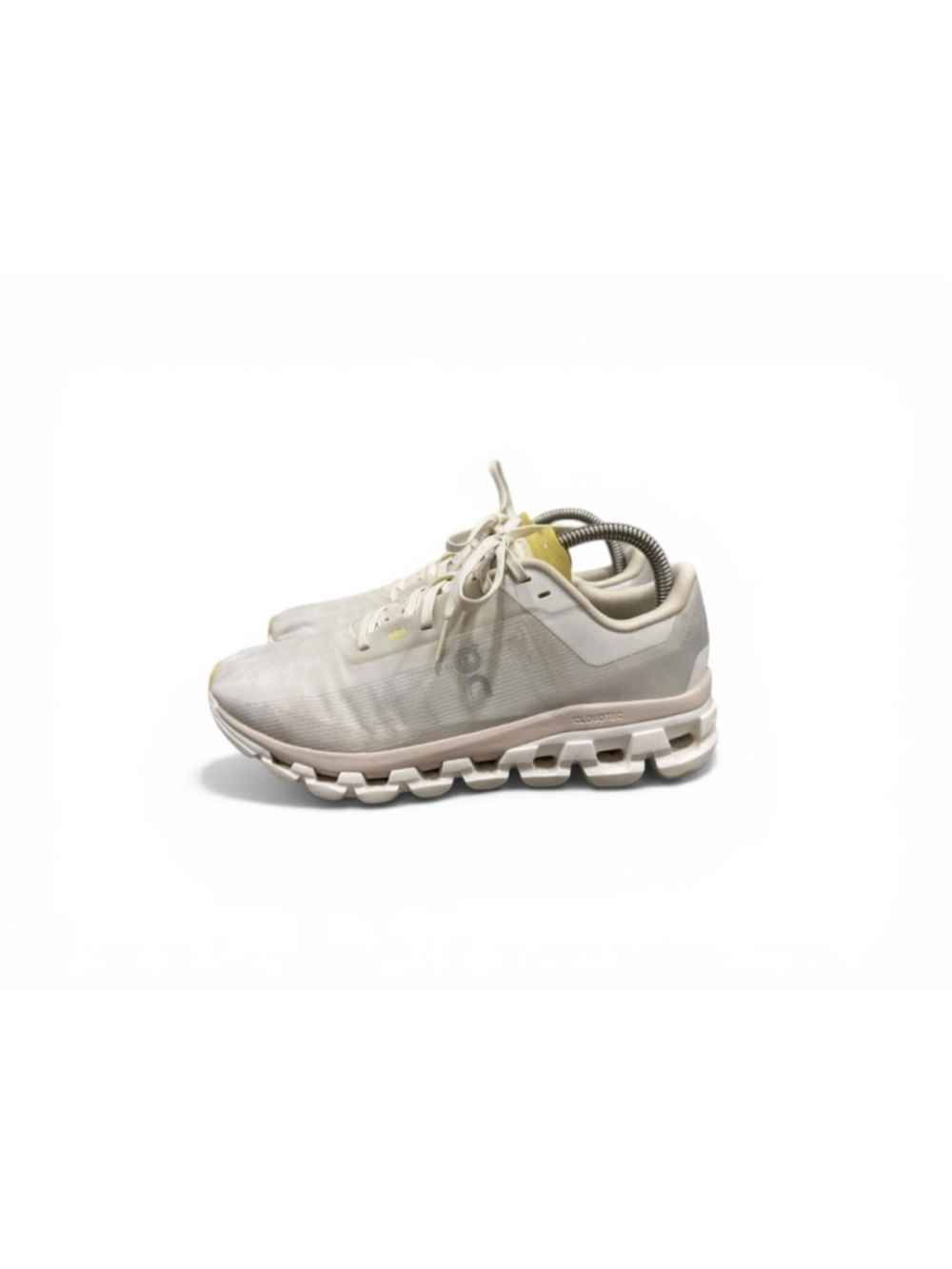 On Running Cloudflow Women’s 8.5 White Running Shoes Lace Up Athletic - Picture 5 of 12
